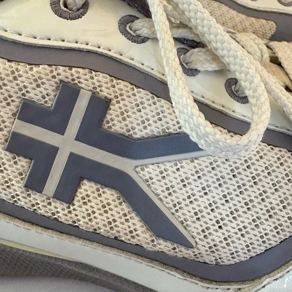 KURU Carrera Sneakers in Cream and Gray with Red Accents - Picture 9 of 14